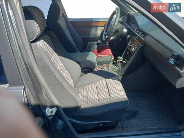 Мерседес Е-Класс, объемом двигателя 2.2 л и пробегом 307 тыс. км за 3700 $, фото 14 на Automoto.ua