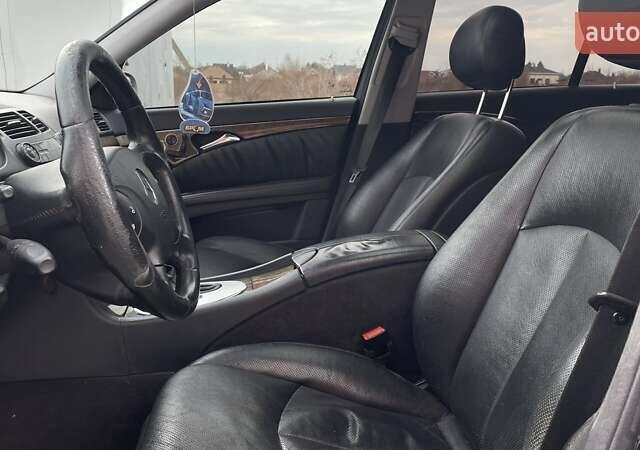 Мерседес Е-Класс, объемом двигателя 3.2 л и пробегом 362 тыс. км за 5999 $, фото 10 на Automoto.ua