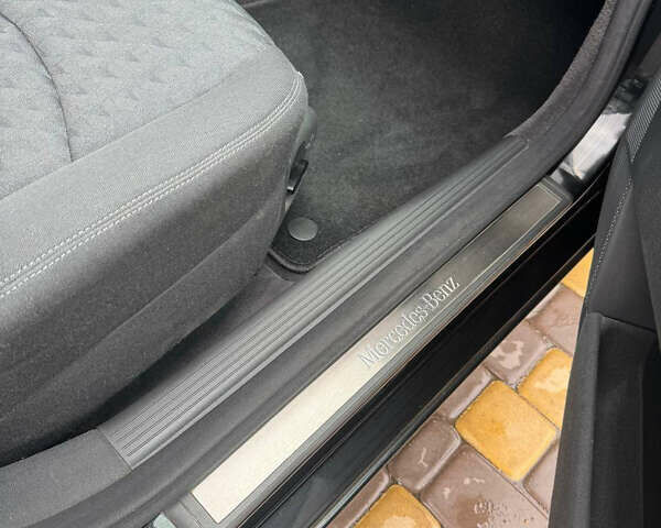 Мерседес Е-Класс, объемом двигателя 0 л и пробегом 250 тыс. км за 7200 $, фото 6 на Automoto.ua