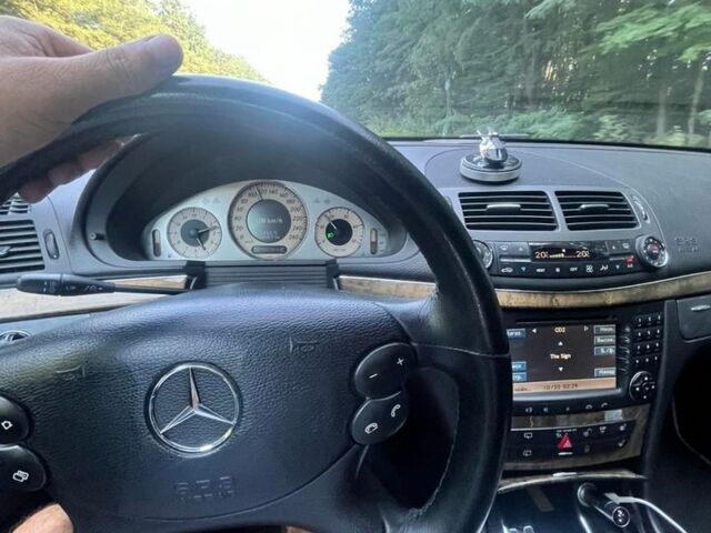 Мерседес Е-Клас, об'ємом двигуна 3 л та пробігом 335 тис. км за 9300 $, фото 4 на Automoto.ua