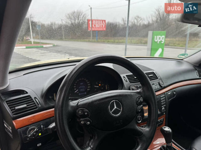 Мерседес Е-Класс, объемом двигателя 2.2 л и пробегом 265 тыс. км за 5500 $, фото 7 на Automoto.ua