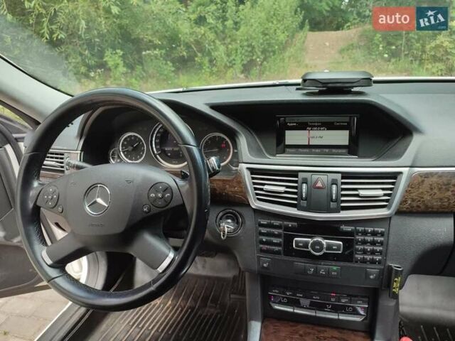 Мерседес Е-Класс, объемом двигателя 2.2 л и пробегом 500 тыс. км за 11322 $, фото 10 на Automoto.ua