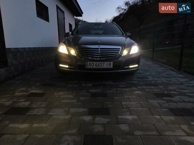 Мерседес Е-Класс, объемом двигателя 2.2 л и пробегом 197 тыс. км за 13500 $, фото 20 на Automoto.ua