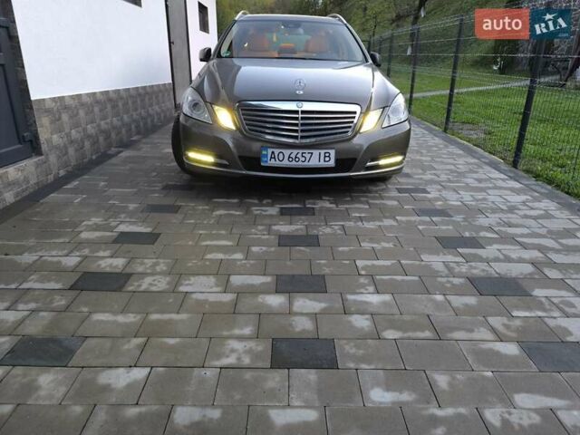 Мерседес Е-Класс, объемом двигателя 2.2 л и пробегом 197 тыс. км за 13500 $, фото 29 на Automoto.ua