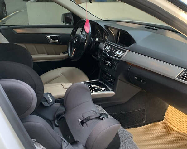 Мерседес Е-Класс, объемом двигателя 2.2 л и пробегом 330 тыс. км за 14000 $, фото 5 на Automoto.ua