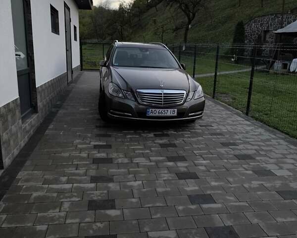 Мерседес Е-Класс, объемом двигателя 2.2 л и пробегом 197 тыс. км за 13500 $, фото 31 на Automoto.ua