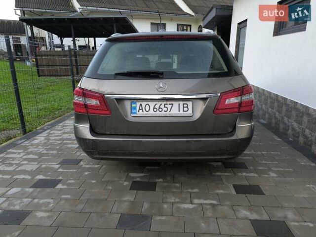 Мерседес Е-Класс, объемом двигателя 2.2 л и пробегом 197 тыс. км за 13500 $, фото 36 на Automoto.ua