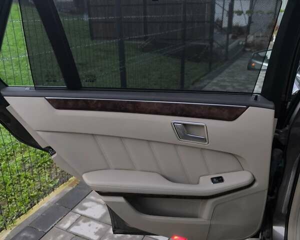 Мерседес Е-Класс, объемом двигателя 2.2 л и пробегом 197 тыс. км за 13500 $, фото 66 на Automoto.ua