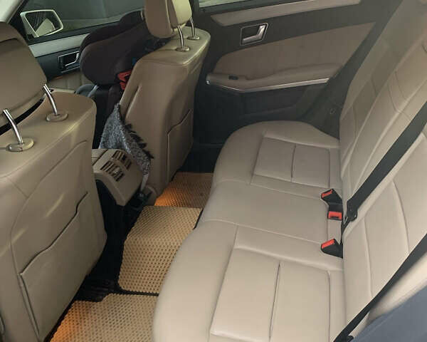 Мерседес Е-Класс, объемом двигателя 2.2 л и пробегом 330 тыс. км за 14000 $, фото 1 на Automoto.ua