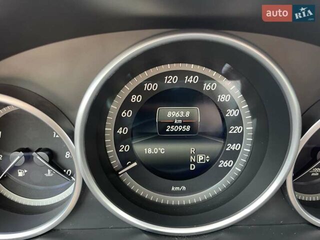 Мерседес Е-Класс, объемом двигателя 2.1 л и пробегом 252 тыс. км за 15800 $, фото 2 на Automoto.ua