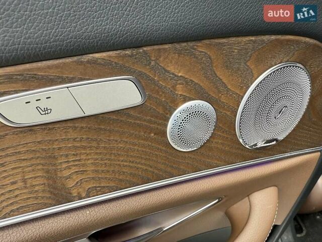 Мерседес Е-Класс, объемом двигателя 2.2 л и пробегом 110 тыс. км за 33200 $, фото 1 на Automoto.ua