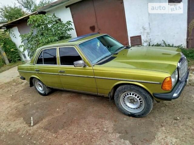 Желтый Мерседес Е-Класс, объемом двигателя 2.5 л и пробегом 390 тыс. км за 3950 $, фото 2 на Automoto.ua