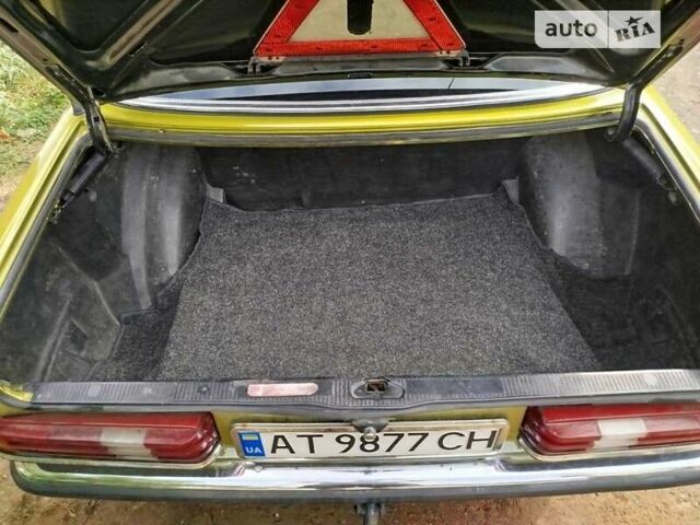 Желтый Мерседес Е-Класс, объемом двигателя 2.5 л и пробегом 390 тыс. км за 3950 $, фото 28 на Automoto.ua