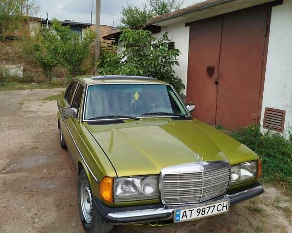 Желтый Мерседес Е-Класс, объемом двигателя 2.5 л и пробегом 390 тыс. км за 3950 $, фото 1 на Automoto.ua