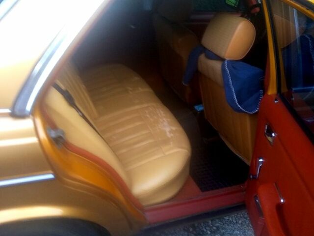 Жовтий Мерседес Е-Клас, об'ємом двигуна 2 л та пробігом 184 тис. км за 1700 $, фото 7 на Automoto.ua