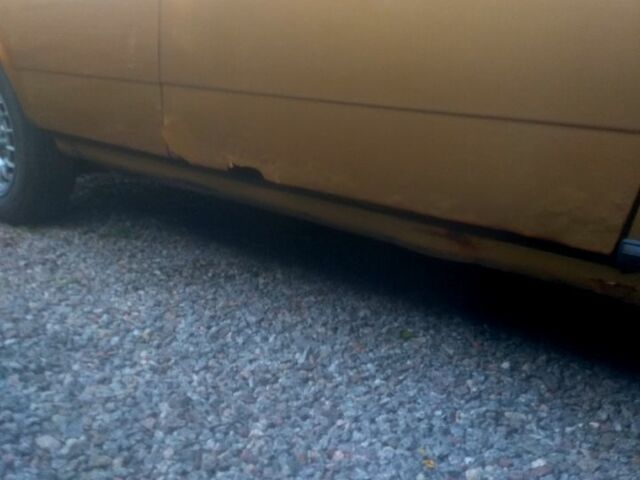 Жовтий Мерседес Е-Клас, об'ємом двигуна 2 л та пробігом 184 тис. км за 1700 $, фото 8 на Automoto.ua