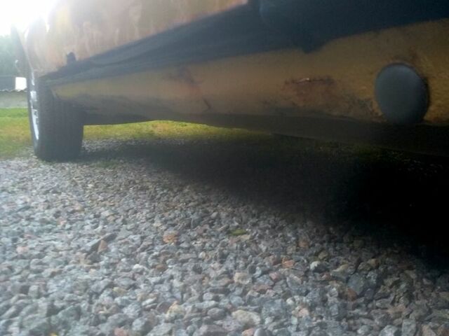 Жовтий Мерседес Е-Клас, об'ємом двигуна 2 л та пробігом 184 тис. км за 1700 $, фото 3 на Automoto.ua