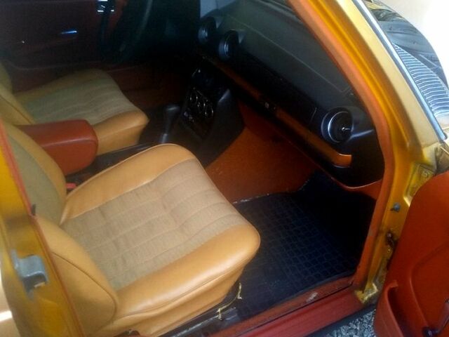 Жовтий Мерседес Е-Клас, об'ємом двигуна 2 л та пробігом 184 тис. км за 1700 $, фото 6 на Automoto.ua