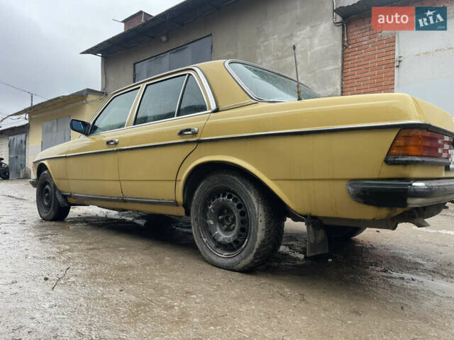 Желтый Мерседес Е-Класс, объемом двигателя 2.3 л и пробегом 330 тыс. км за 1500 $, фото 8 на Automoto.ua