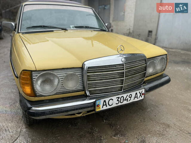 Желтый Мерседес Е-Класс, объемом двигателя 2.3 л и пробегом 330 тыс. км за 1500 $, фото 16 на Automoto.ua