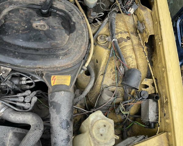 Желтый Мерседес Е-Класс, объемом двигателя 2.3 л и пробегом 330 тыс. км за 1500 $, фото 34 на Automoto.ua