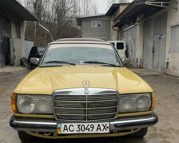 Желтый Мерседес Е-Класс, объемом двигателя 2.3 л и пробегом 330 тыс. км за 1500 $, фото 14 на Automoto.ua