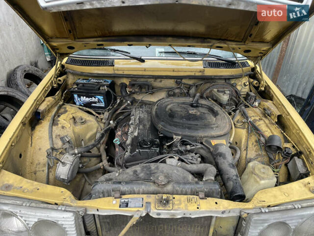 Желтый Мерседес Е-Класс, объемом двигателя 2.3 л и пробегом 330 тыс. км за 1500 $, фото 32 на Automoto.ua