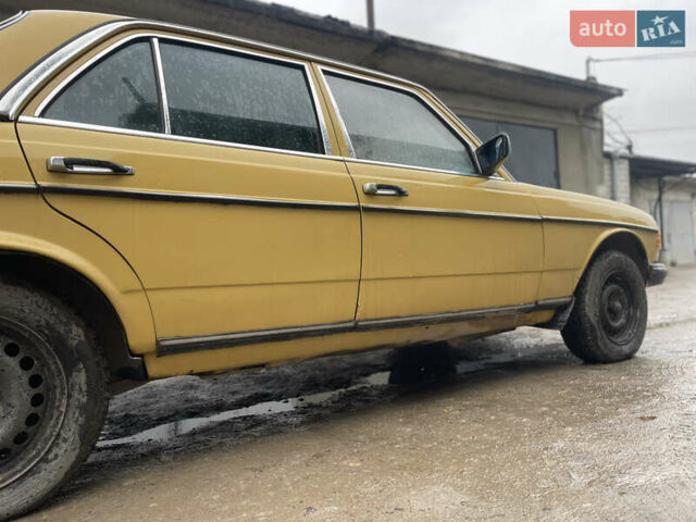 Желтый Мерседес Е-Класс, объемом двигателя 2.3 л и пробегом 330 тыс. км за 1500 $, фото 4 на Automoto.ua