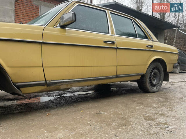 Желтый Мерседес Е-Класс, объемом двигателя 2.3 л и пробегом 330 тыс. км за 1500 $, фото 12 на Automoto.ua