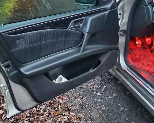 Жовтий Мерседес Е-Клас, об'ємом двигуна 2.4 л та пробігом 387 тис. км за 4850 $, фото 5 на Automoto.ua