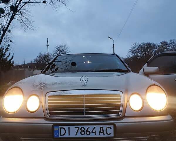 Жовтий Мерседес Е-Клас, об'ємом двигуна 2.4 л та пробігом 387 тис. км за 4850 $, фото 14 на Automoto.ua