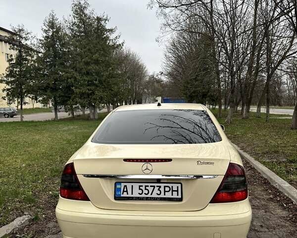Желтый Мерседес Е-Класс, объемом двигателя 2.15 л и пробегом 280 тыс. км за 6300 $, фото 5 на Automoto.ua