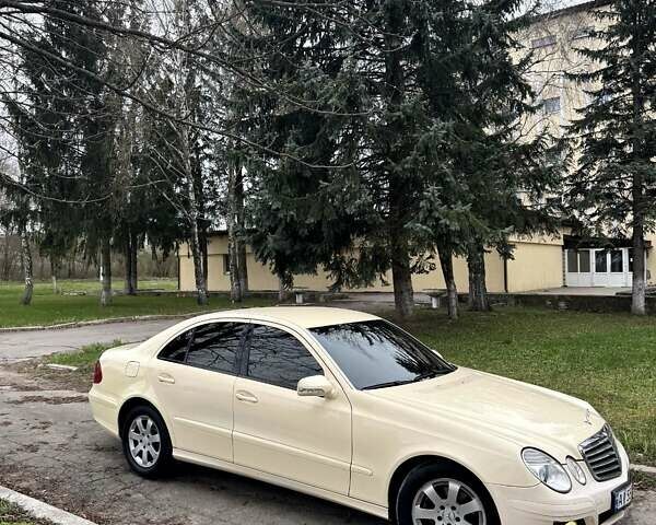 Желтый Мерседес Е-Класс, объемом двигателя 2.15 л и пробегом 280 тыс. км за 6300 $, фото 6 на Automoto.ua
