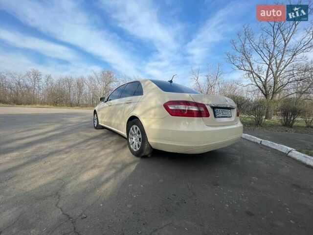 Желтый Мерседес Е-Класс, объемом двигателя 2.1 л и пробегом 490 тыс. км за 7300 $, фото 17 на Automoto.ua