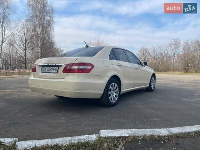 Желтый Мерседес Е-Класс, объемом двигателя 2.1 л и пробегом 490 тыс. км за 7300 $, фото 3 на Automoto.ua