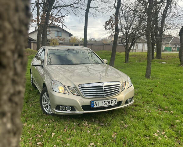 Желтый Мерседес Е-Класс, объемом двигателя 2.14 л и пробегом 220 тыс. км за 11900 $, фото 10 на Automoto.ua