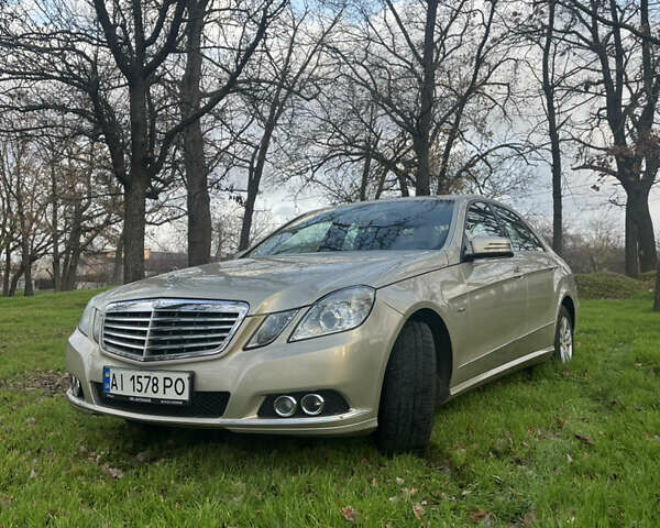 Желтый Мерседес Е-Класс, объемом двигателя 2.14 л и пробегом 220 тыс. км за 11900 $, фото 4 на Automoto.ua