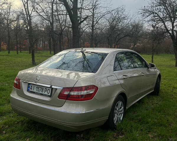 Желтый Мерседес Е-Класс, объемом двигателя 2.14 л и пробегом 220 тыс. км за 11900 $, фото 6 на Automoto.ua