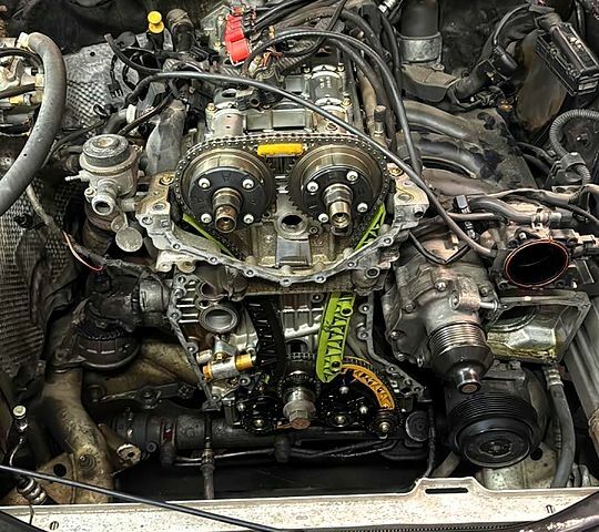 Жовтий Мерседес Е-Клас, об'ємом двигуна 1.8 л та пробігом 336 тис. км за 11000 $, фото 9 на Automoto.ua