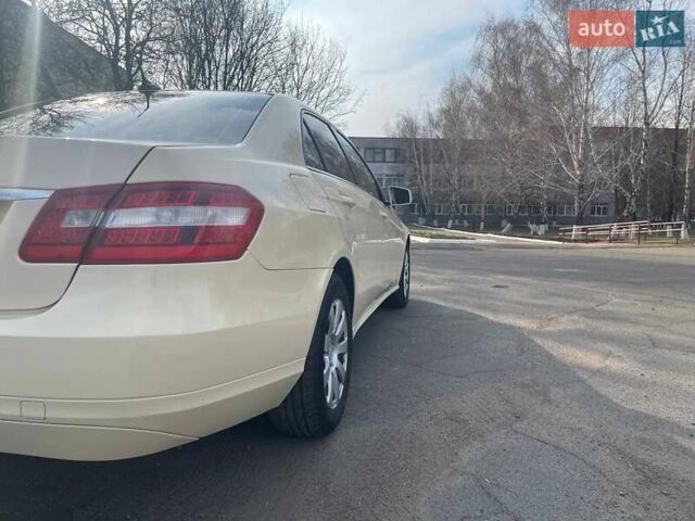 Желтый Мерседес Е-Класс, объемом двигателя 2.1 л и пробегом 490 тыс. км за 7300 $, фото 52 на Automoto.ua