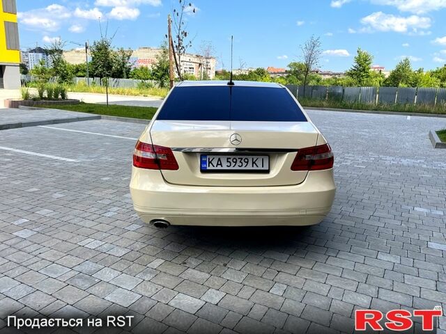 Жовтий Мерседес Е-Клас, об'ємом двигуна 1.8 л та пробігом 336 тис. км за 11000 $, фото 3 на Automoto.ua