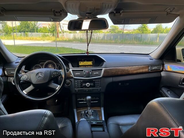 Жовтий Мерседес Е-Клас, об'ємом двигуна 1.8 л та пробігом 336 тис. км за 11000 $, фото 6 на Automoto.ua