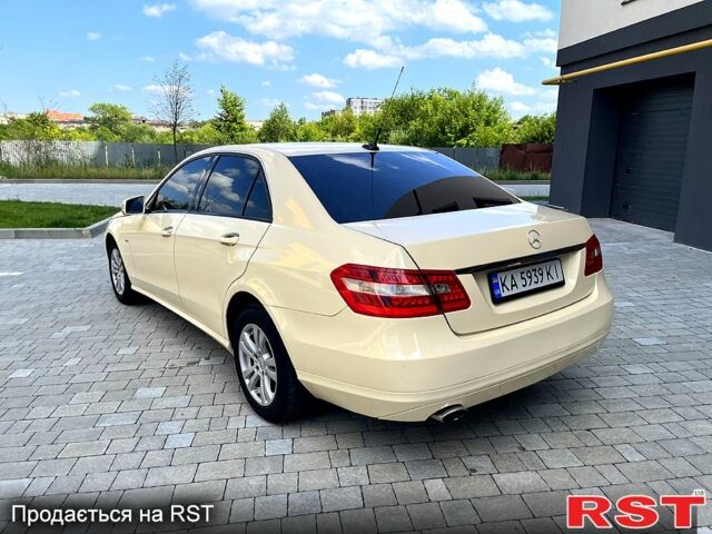 Жовтий Мерседес Е-Клас, об'ємом двигуна 1.8 л та пробігом 336 тис. км за 11000 $, фото 2 на Automoto.ua