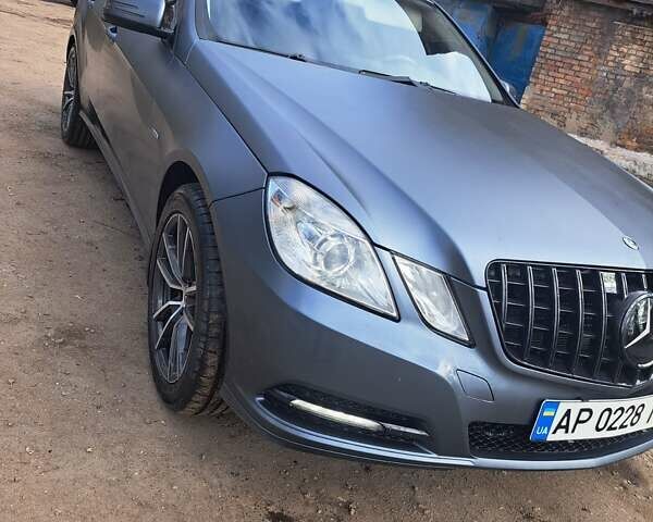 Желтый Мерседес Е-Класс, объемом двигателя 2.14 л и пробегом 364 тыс. км за 10500 $, фото 8 на Automoto.ua