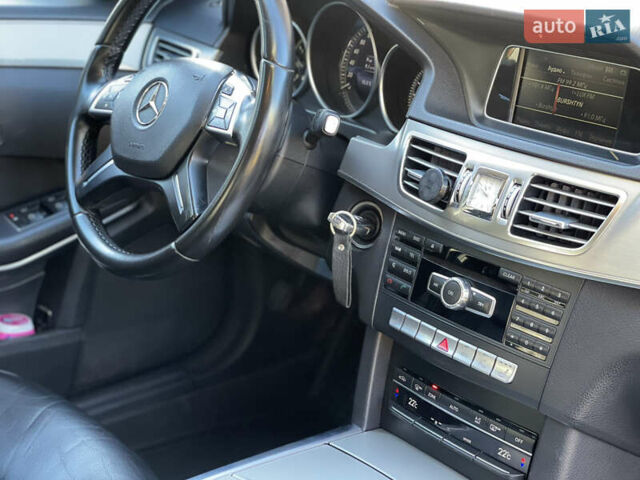Желтый Мерседес Е-Класс, объемом двигателя 2.14 л и пробегом 470 тыс. км за 9800 $, фото 20 на Automoto.ua