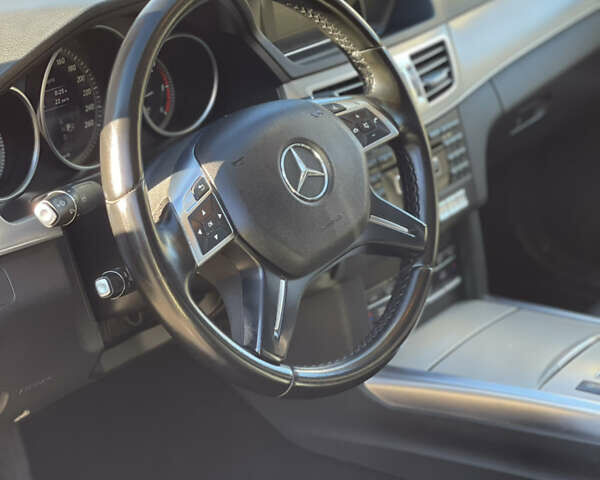 Желтый Мерседес Е-Класс, объемом двигателя 2.14 л и пробегом 470 тыс. км за 9800 $, фото 17 на Automoto.ua