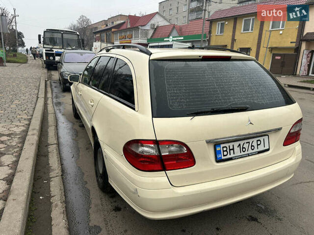 Желтый Мерседес Е-Класс, объемом двигателя 2.15 л и пробегом 383 тыс. км за 4700 $, фото 3 на Automoto.ua