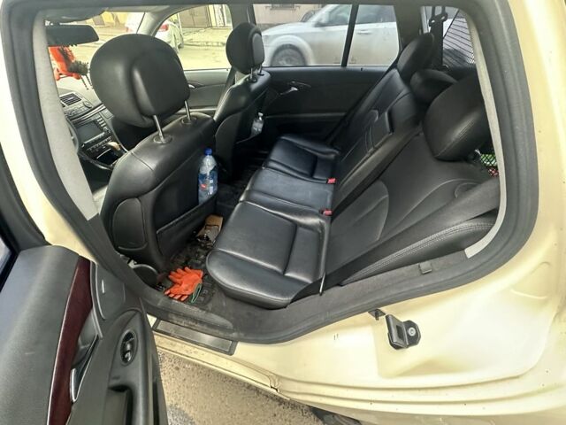 Жовтий Мерседес Е-Клас, об'ємом двигуна 2.1 л та пробігом 380 тис. км за 4700 $, фото 7 на Automoto.ua