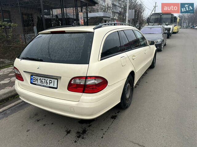 Желтый Мерседес Е-Класс, объемом двигателя 2.15 л и пробегом 383 тыс. км за 4700 $, фото 2 на Automoto.ua