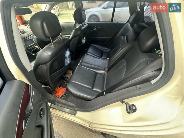 Желтый Мерседес Е-Класс, объемом двигателя 2.15 л и пробегом 383 тыс. км за 4700 $, фото 7 на Automoto.ua